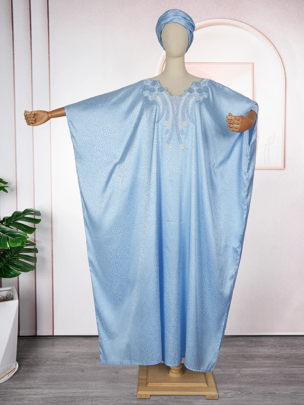 Elevate your style with our Abayas for women. Perfect for African Muslim fashion, Caftan Marocain, evening parties and more!
