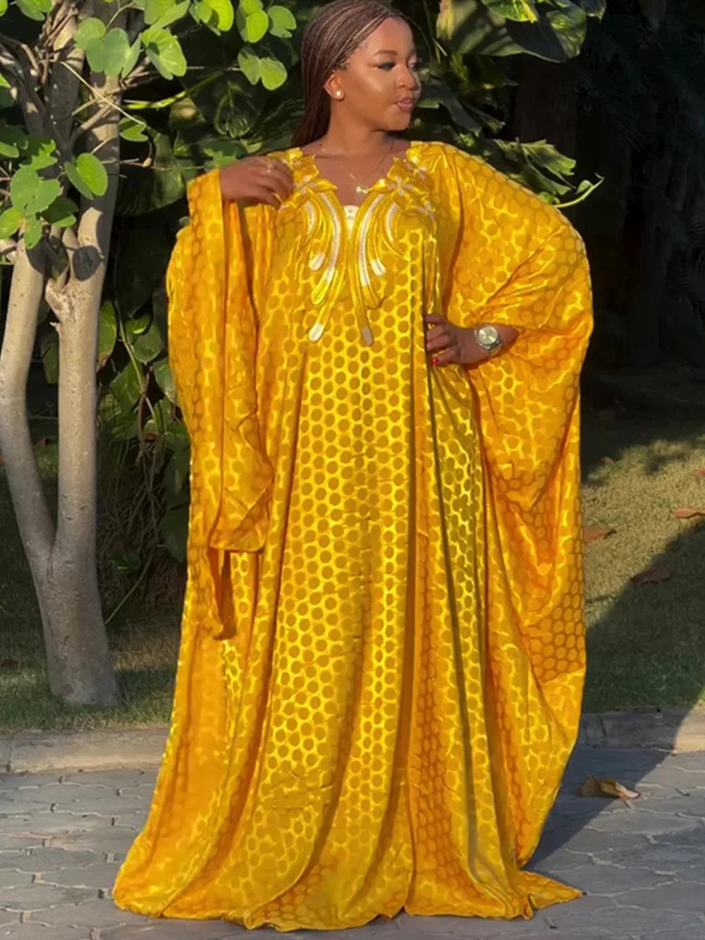 Elevate your style with our Abayas for women. Perfect for African Muslim fashion, Caftan Marocain, evening parties and more!