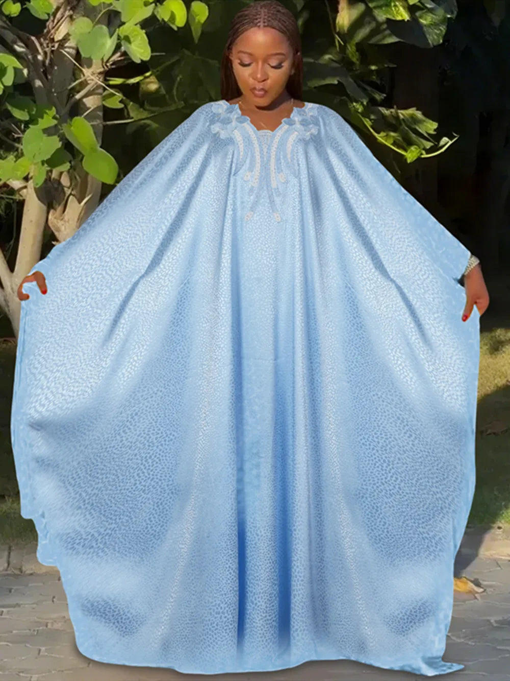 Elevate your style with our Abayas for women. Perfect for African Muslim fashion, Caftan Marocain, evening parties and more!